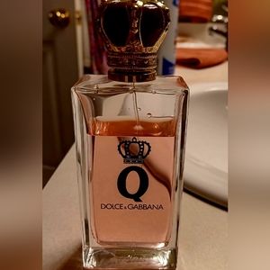 Dolce Gabanna  Q perfume